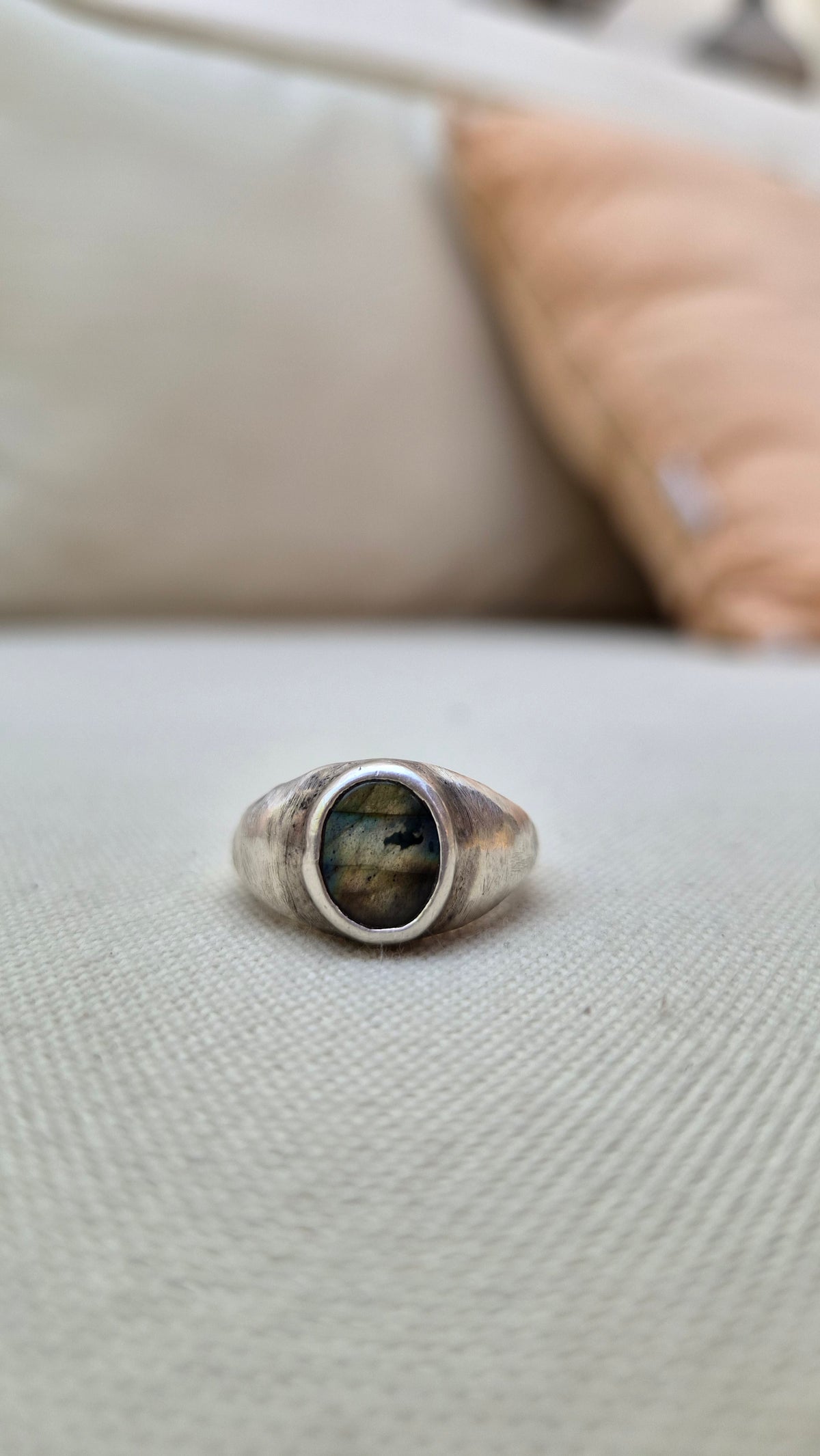 The gem – Labradorite silver ring